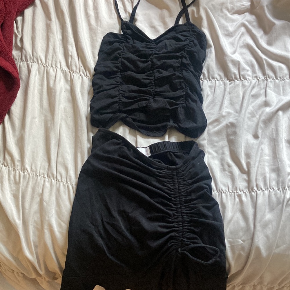 Ruffled Matching Set - Picture 4 of 6